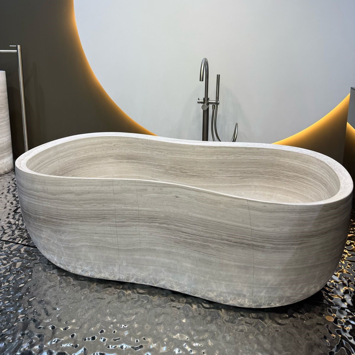 Фото Ванна Dea Design Marble Milano DD1560 1700 170х91,2х52,5 см