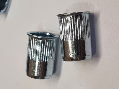 Резьбовая заклепка М8 с насечкой (сталь, уменьшенный борт, первая длина)