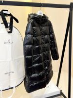 Пуховик женский MONCLER