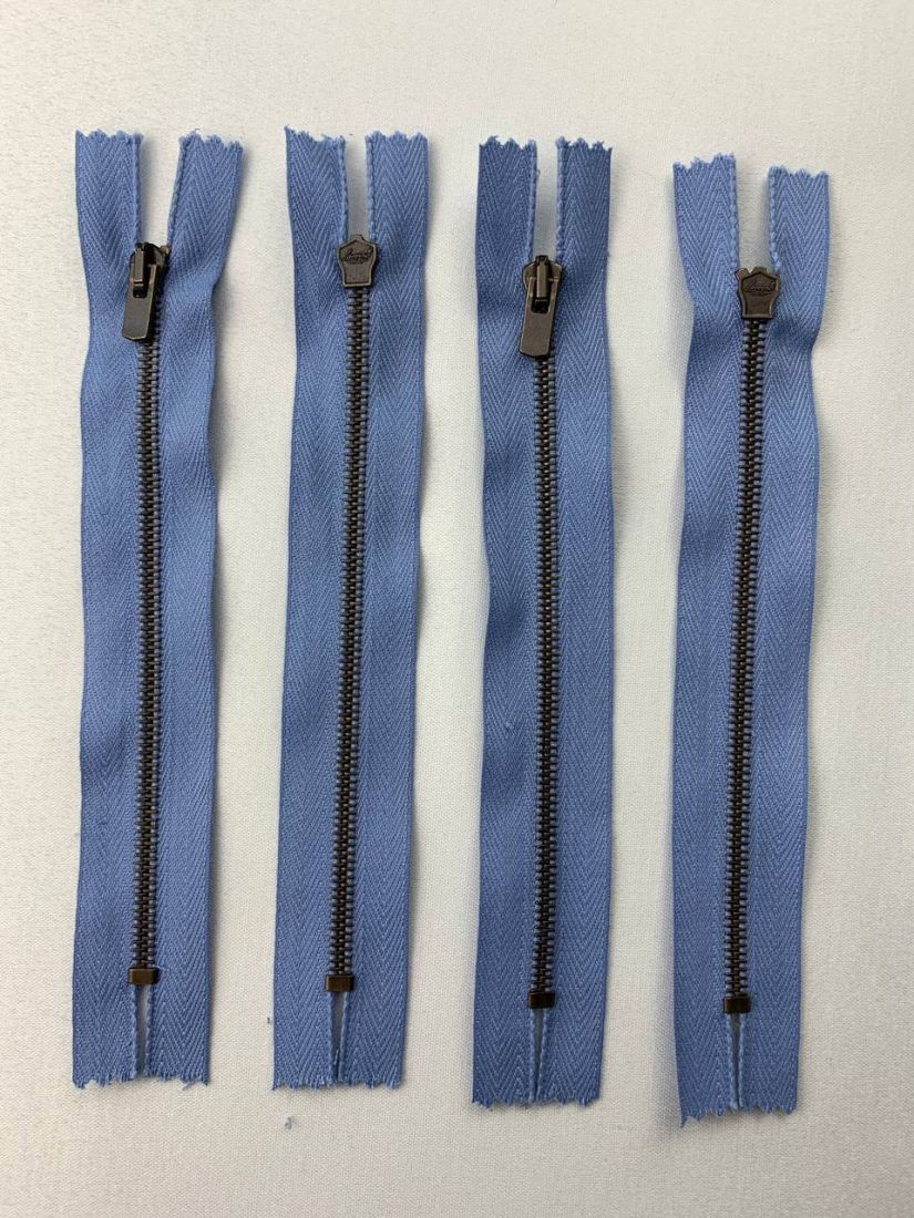 Молния металлическая