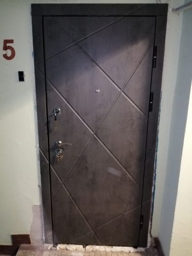 Входная дверь Termo-door Лучи Бетон - Лион Белый софт