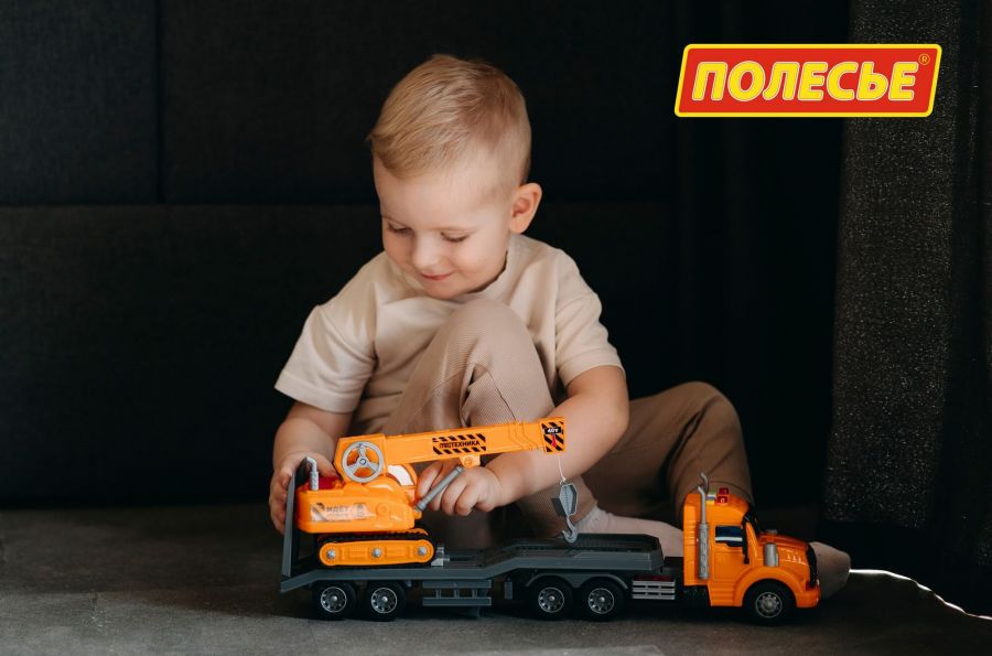 "Профи", автомобиль-трейлер инерционный (со светом и звуком) + гусеничный кран (в коробке)
