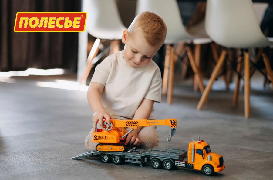 "Профи", автомобиль-трейлер инерционный (со светом и звуком) + гусеничный кран (в коробке)