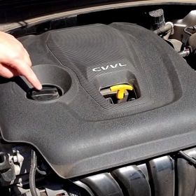 Проверка Герметичности Маслозаливной Пробки на Автомобиле Варшавское шоссе 170Бс7