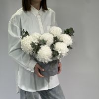 Коробка из белых осенних хризантем #9653