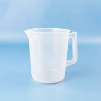 Мензурка (Стакан) с ручкой Labdevices-500, на 500 мл, полипропилен, градуированная