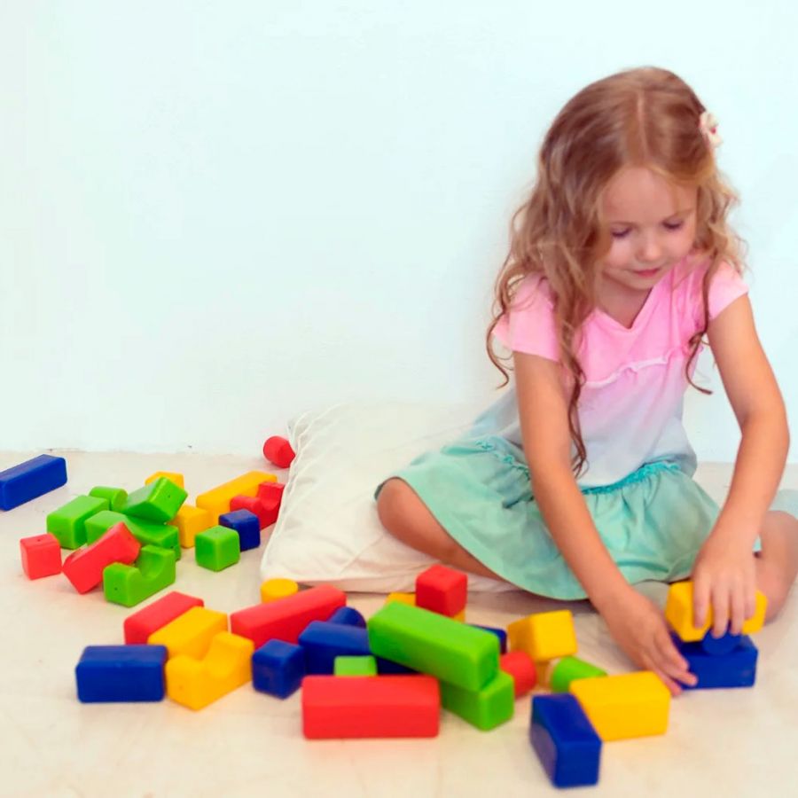 Конструктор "Строитель" малыш (20 деталей)