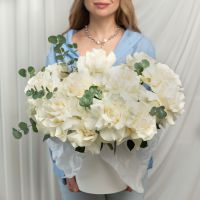 15 французских роз в шляпной коробке (сорт Мондиаль)