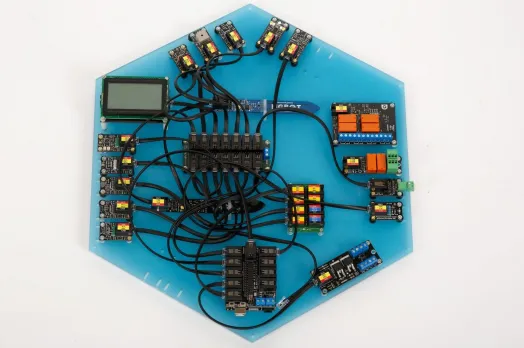Образовательный набор «Квант ЙоТик М1» (Образовательный набор по электронике)