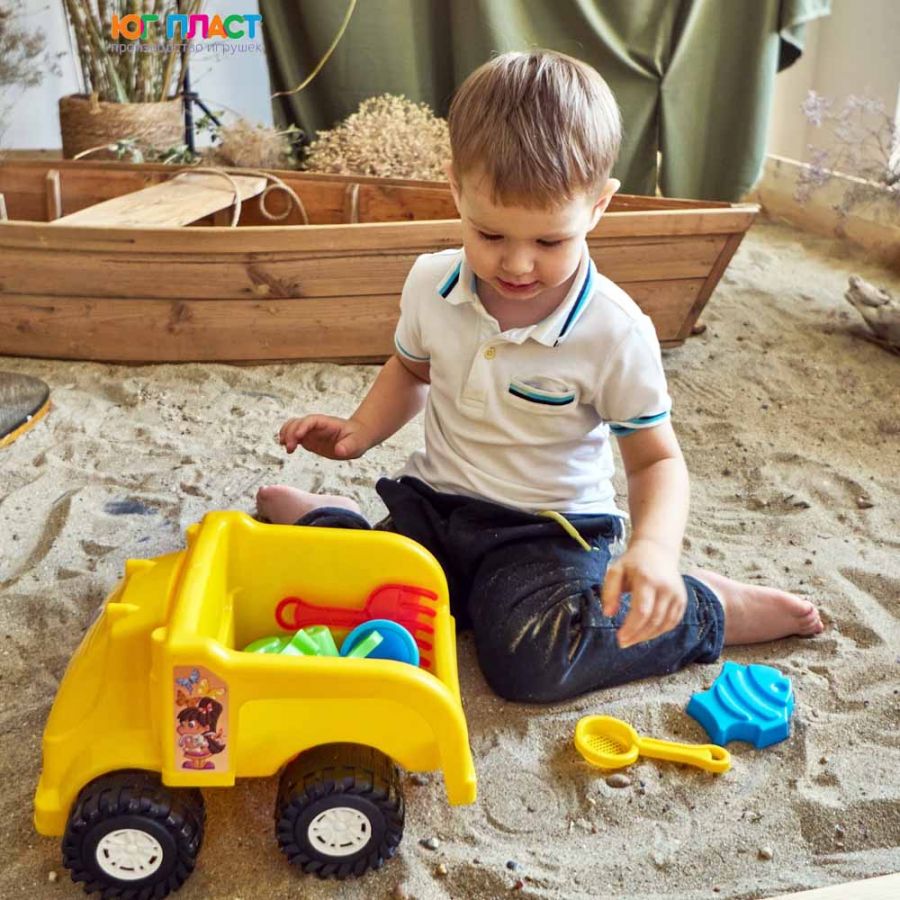 Грузовик "Жорик" с песочным набором