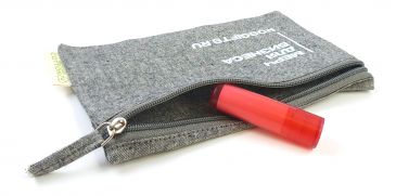 помады с логотипом в