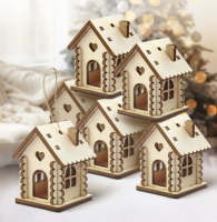 Набор из новогодних игрушек домиков с коробочкой