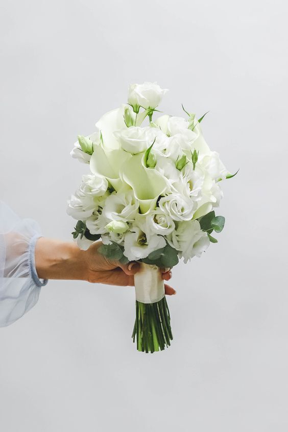 Букет Невесты из калл и эустомы