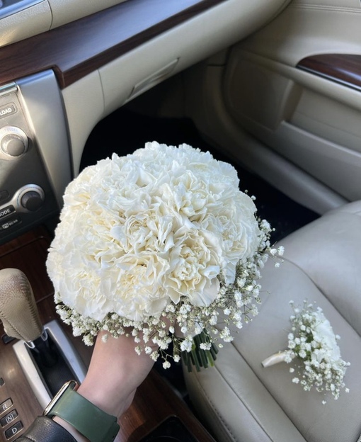 Букет Невесты из Диантусов и Гипсофилы