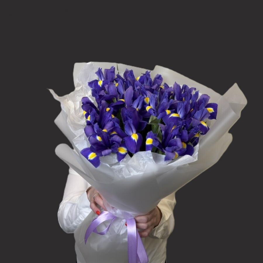 Букет 17 ирисов