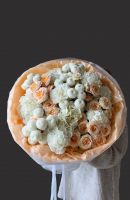 Букет с кустовой хризантемой, кустовой розой и диантусами "1001 ночь"