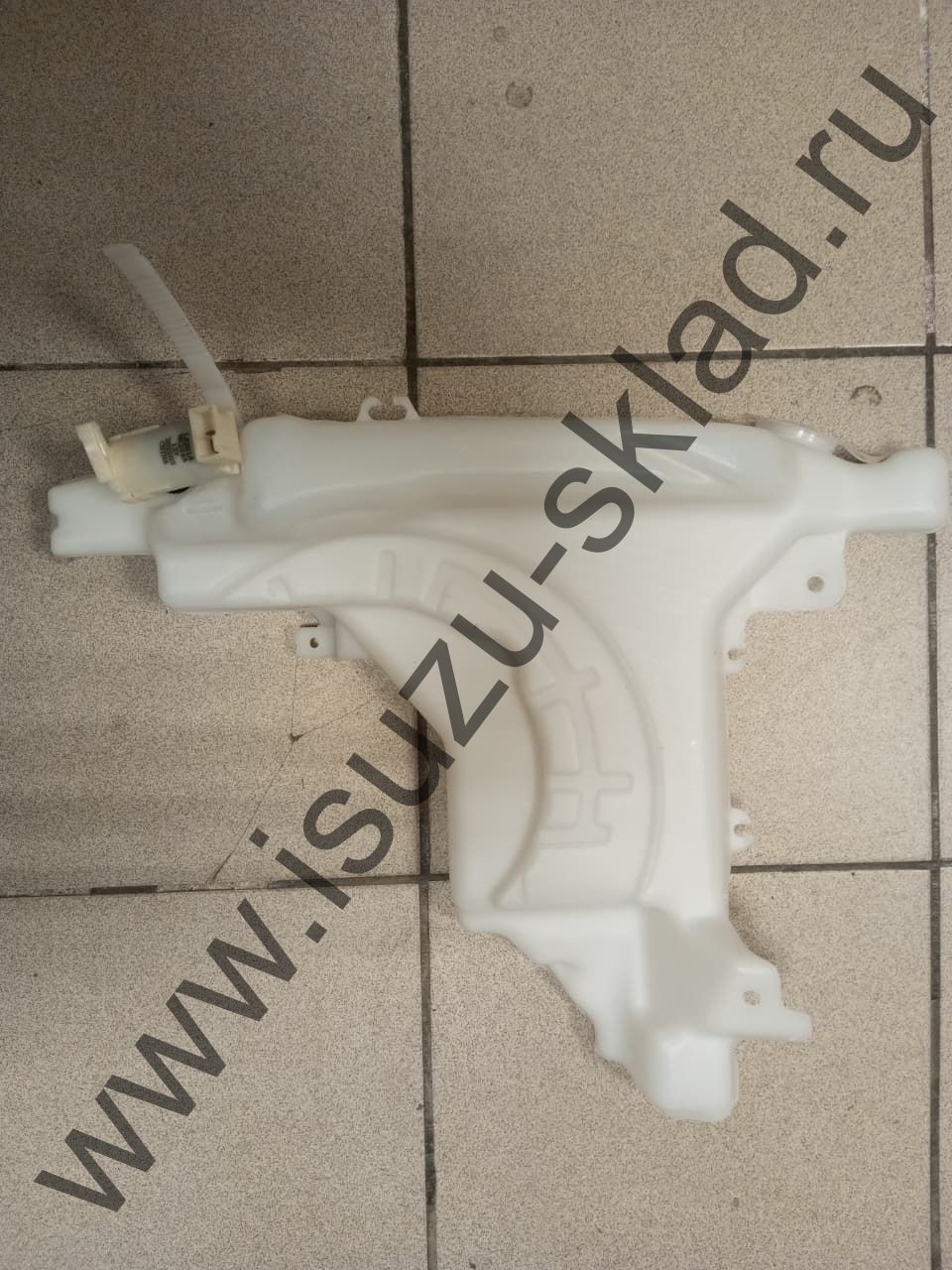 Бачок омывателя стекла npr75/nqr90/nlr85 с мотором