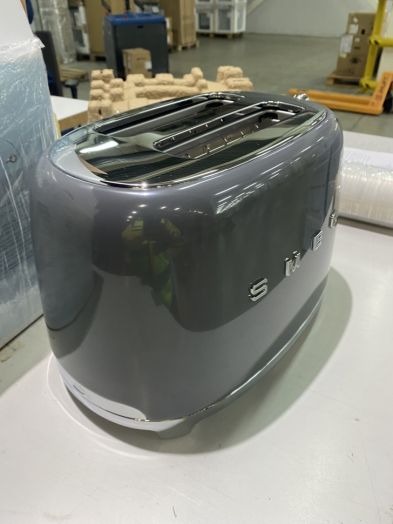 Smeg TSF01GREU (уценка)