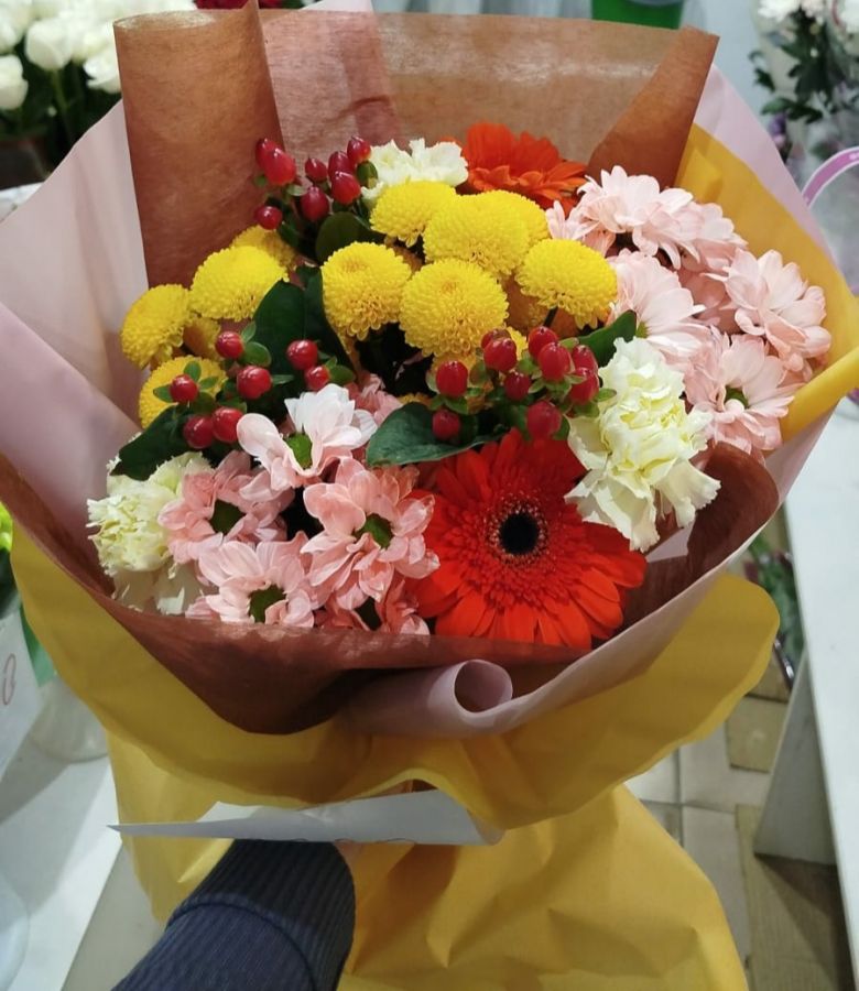 Яркий букет 77