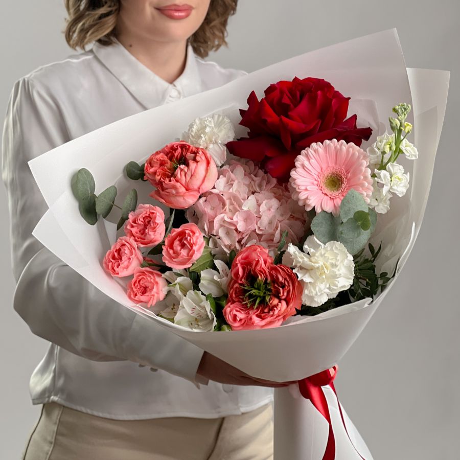 Авторский букет с розой "Мандарин Экспрешн"