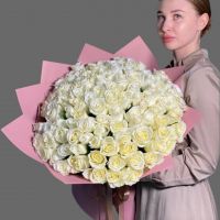 101 роза 60см в оформлении