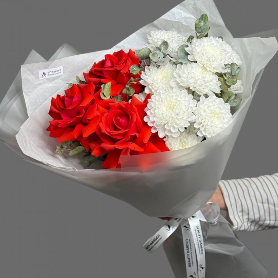 Сборный букет с хризантемой и розой Нина