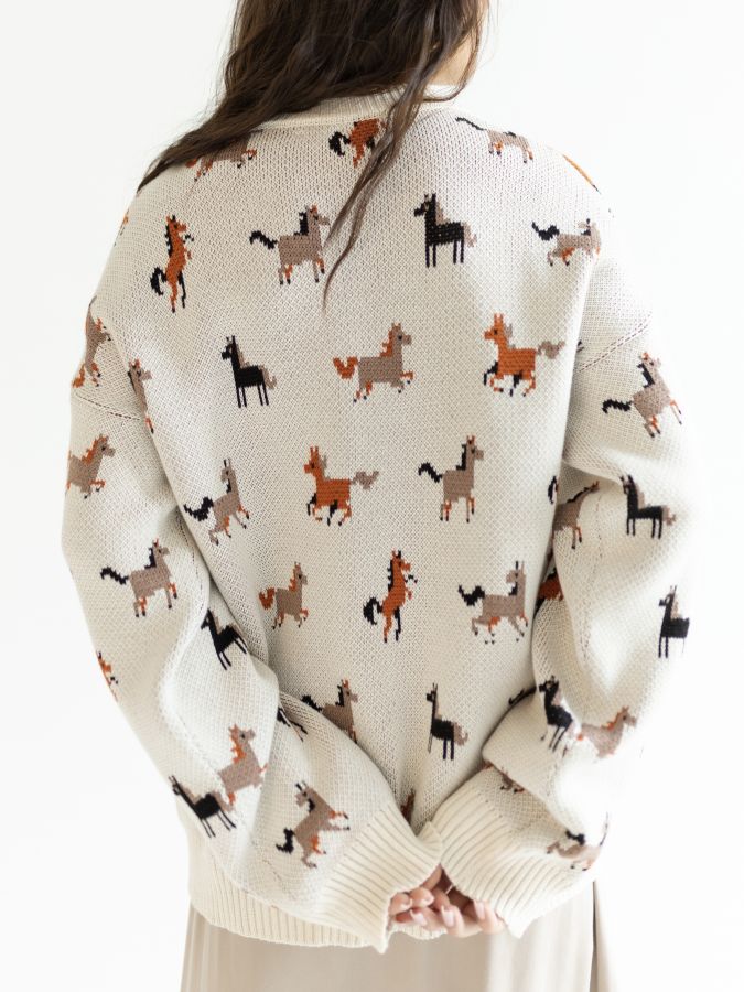 Свитер с лошадками