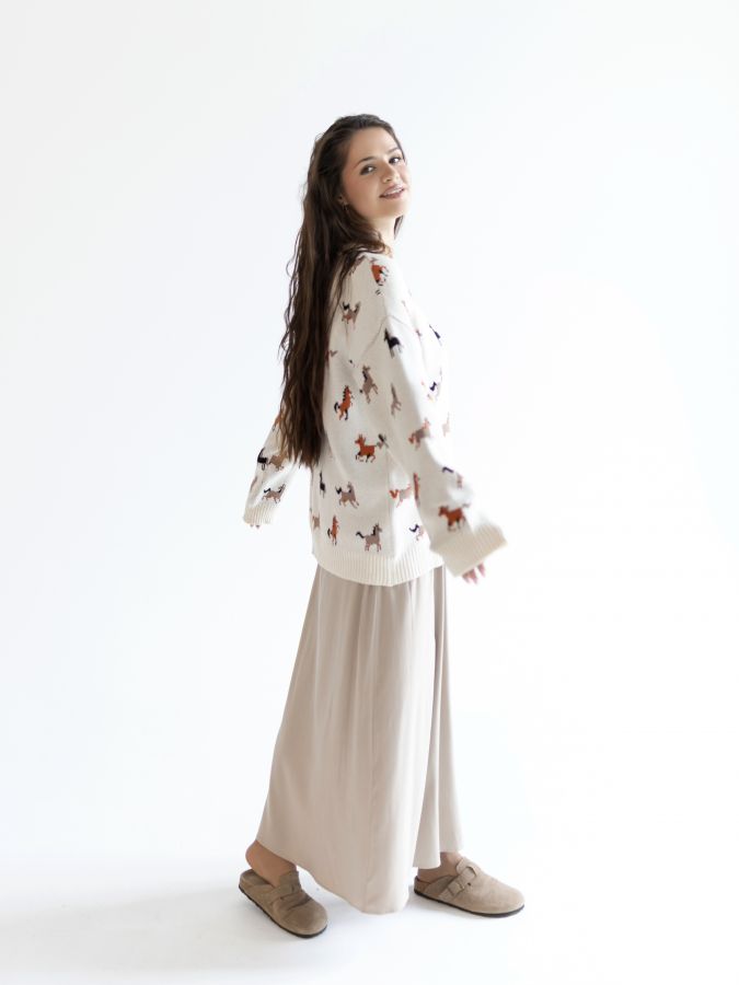 Свитер с лошадками