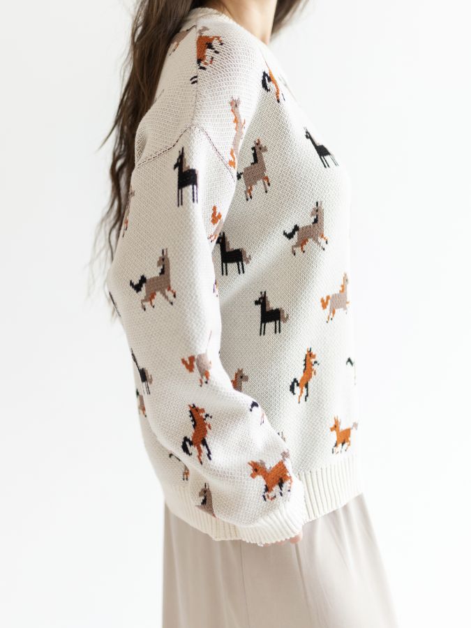 Свитер с лошадками