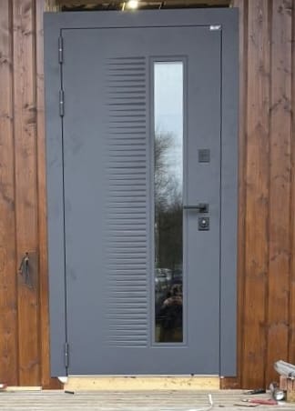 Входная дверь с терморазрывом и стеклопакетом Входная Лабиринт Фрост 7024 - Веллюто ферро