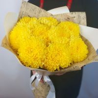 9 ярких желтых хризантем