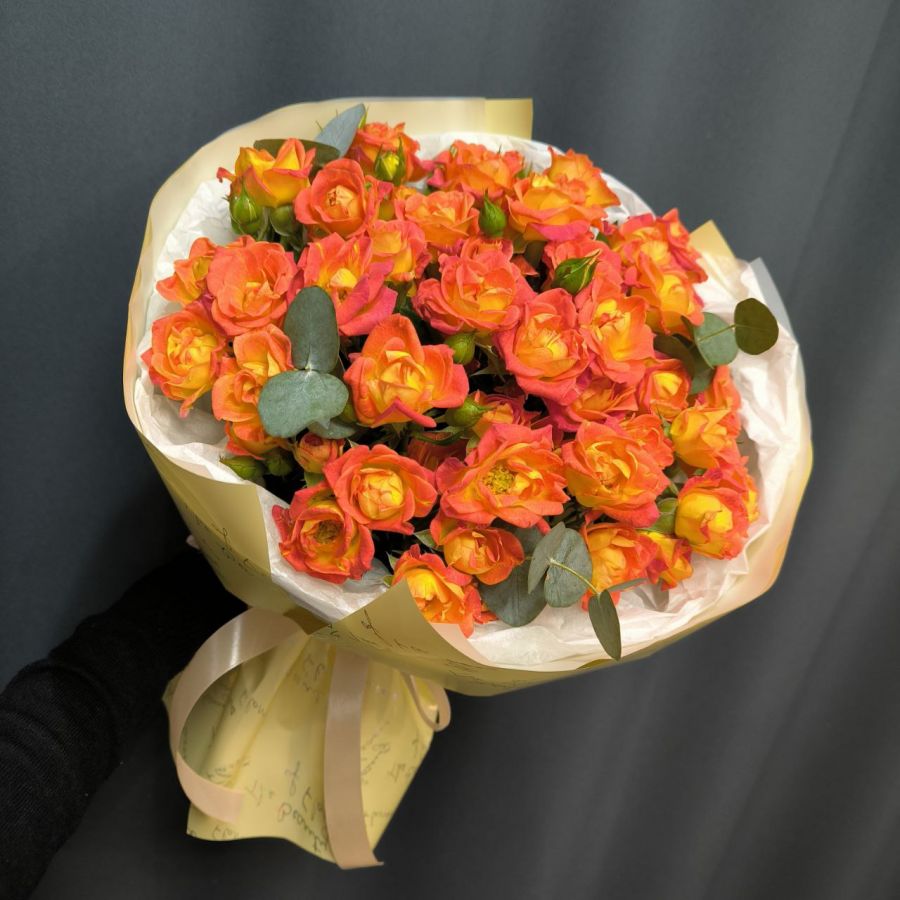 Букет из кустовой розочки фиеста