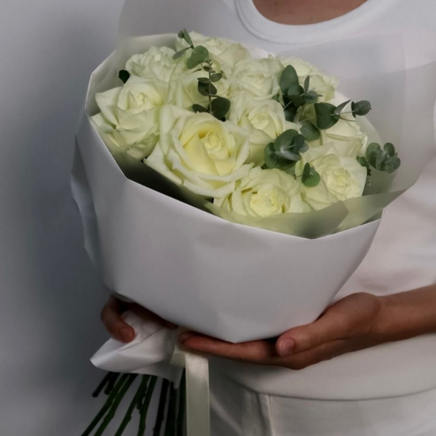 Букет из белых роз
