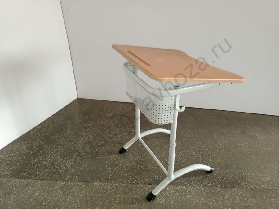 Парта одноместная с экраном на круглой трубе