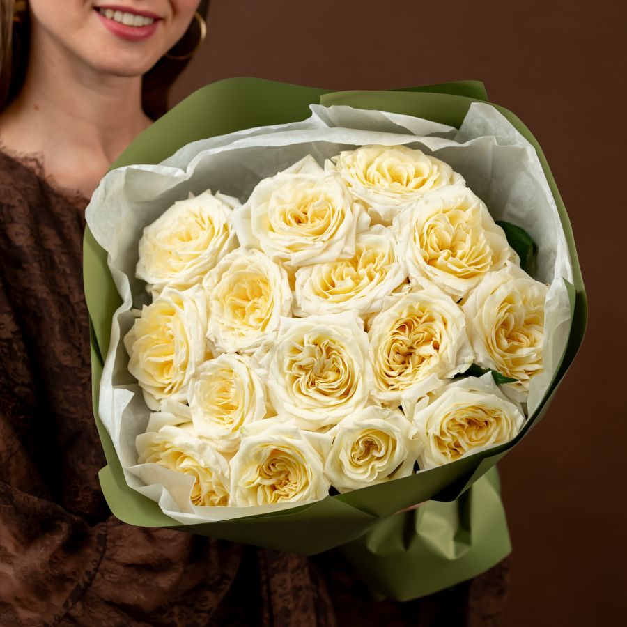 Прекрассный букет из 15 пионовидных Голандских роз  60 см