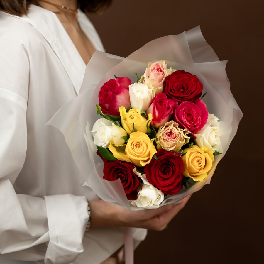 Букет из 15  Кенийских роз микс  40 см