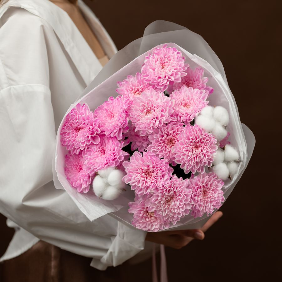 Нежный букет из 3 хризантем