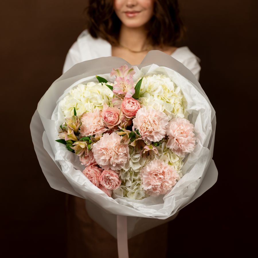 Сборный букет из гортензии