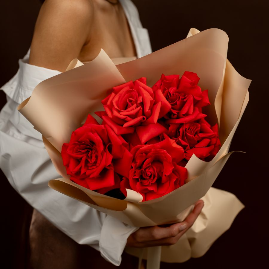 Букет  комплимент из классических роз