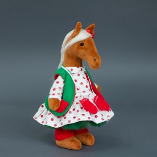 Набор Лошадка Девочка в красно-зеленом