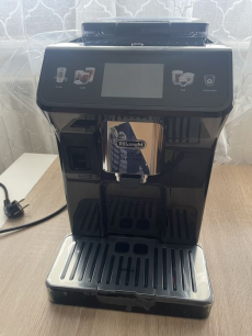 Новая. Кофемашина DeLonghi ECAM 450.55.G