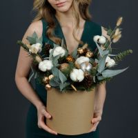 Композиция в крафтовой коробке с нобилисом