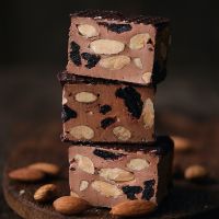 Нуга вишня • амаретто