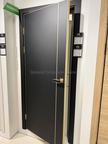 Тринити TR - 4 Титан , кромка алюминиевая Шампань с 4х сторон, в комплекте с магнитным замком , толщина полотна 42мм