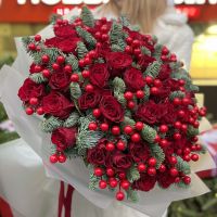 51 красная роза с нобилисом и декором