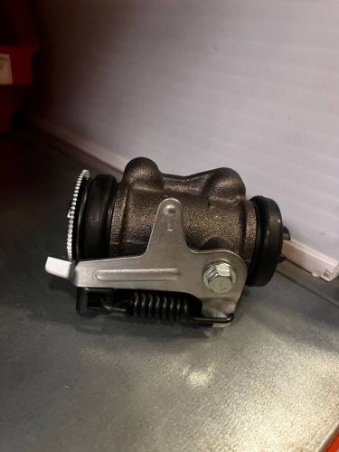 Цилиндр тормозной задний левый ISUZU NMR85 без прокачки 8973496890