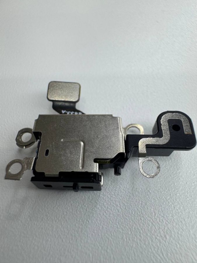 Шлейф для iPhone 15 + датчик реверсивной зарядки + микрофон оригинал с разбора
