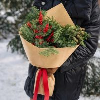 Хвойный букет с илексом #119