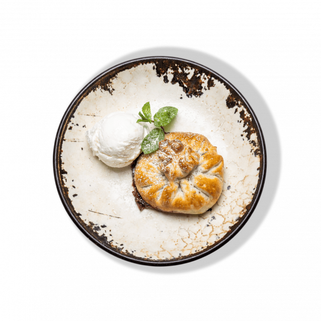 Вишнёвый штрудель с кедровыми орешками