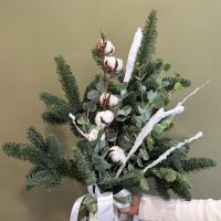 Зимний букет из нобилиса и хлопка